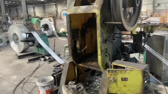 Cross Loop Coil Stainless Steel or Hot Dipped Galvanized Sharp Concertina Razor Clips Blade Barbed Wire Mesh Fence Price