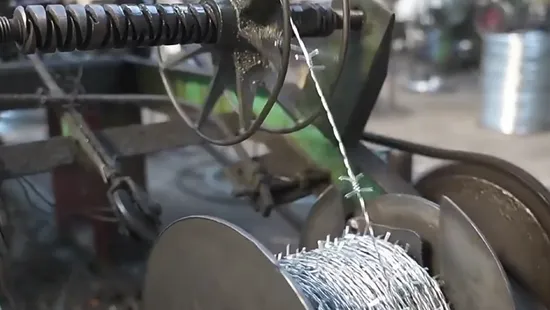Hot Dipped Galvanized Barbed Wire/PVC Coated Barbed Wire for Fence